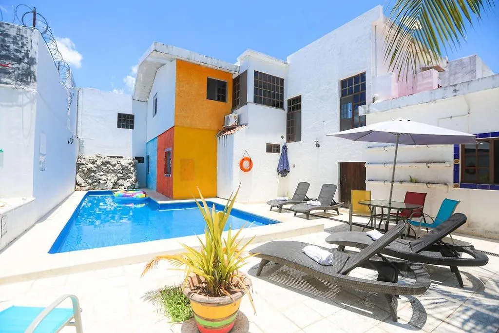 Ikaro Suites Colonial 坎昆