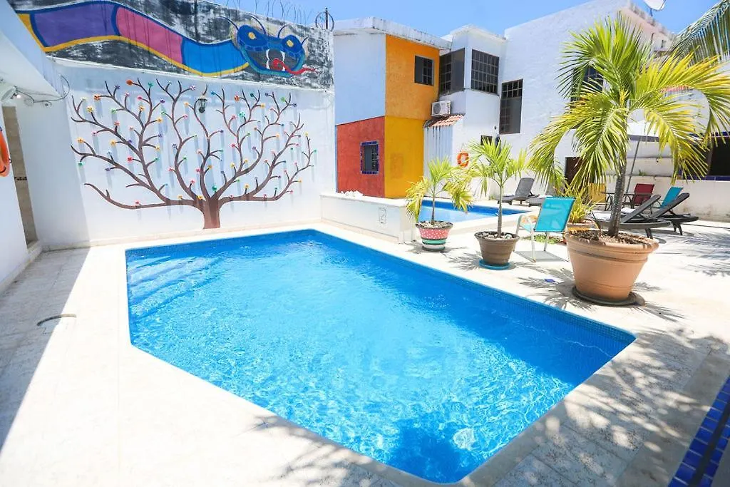 Hotel Ikaro Suites Colonial Cancún