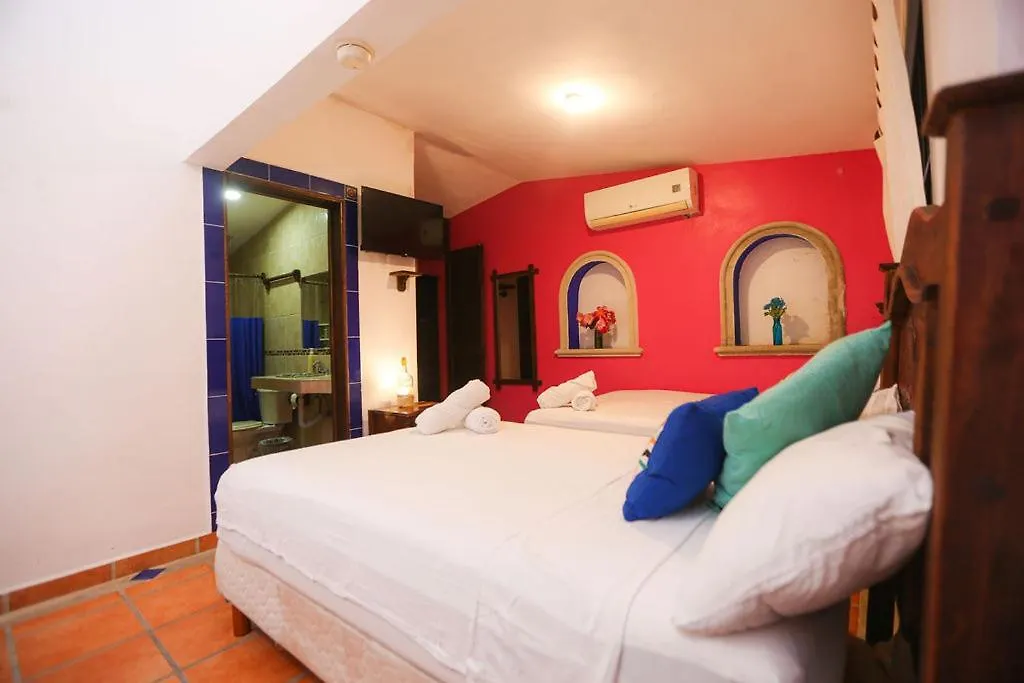 Ikaro Suites Colonial Cancún Hotel
